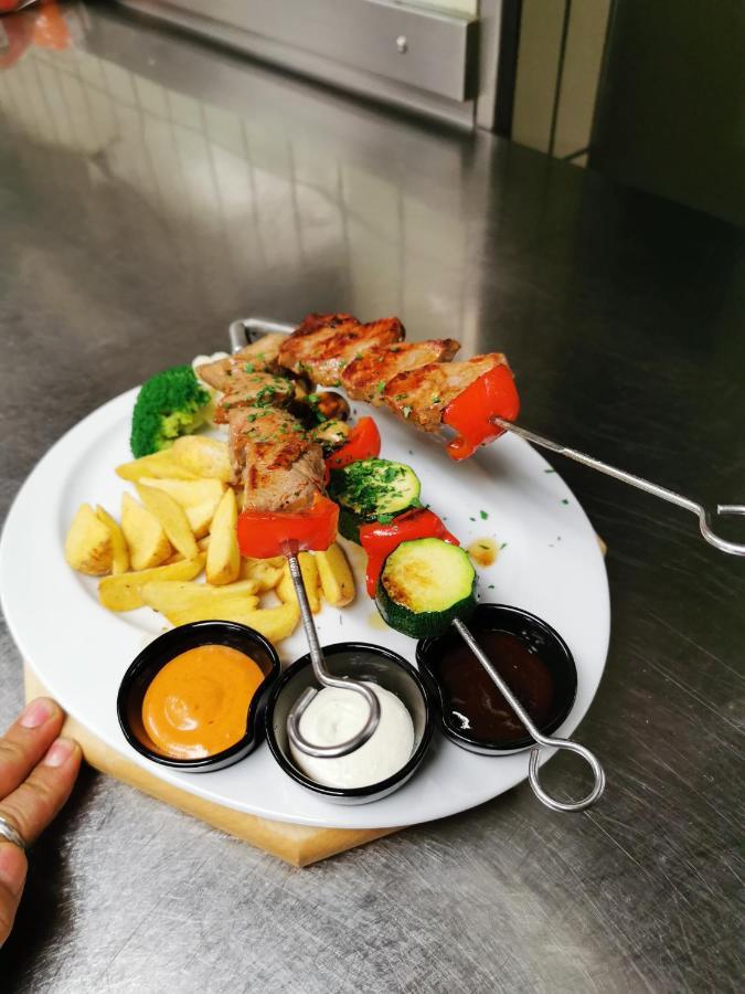 Hotel Restaurant Loewen Sirnach エクステリア 写真