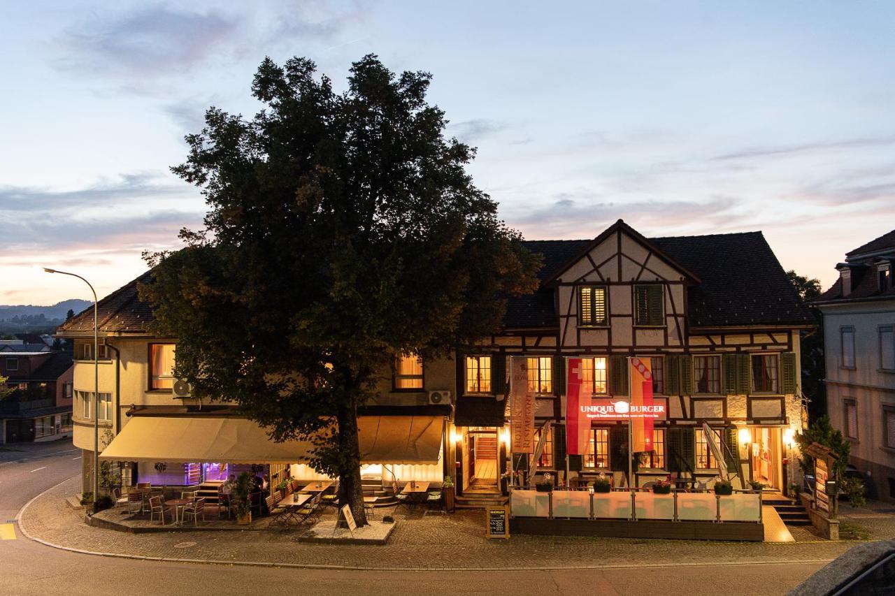 Hotel Restaurant Loewen Sirnach エクステリア 写真