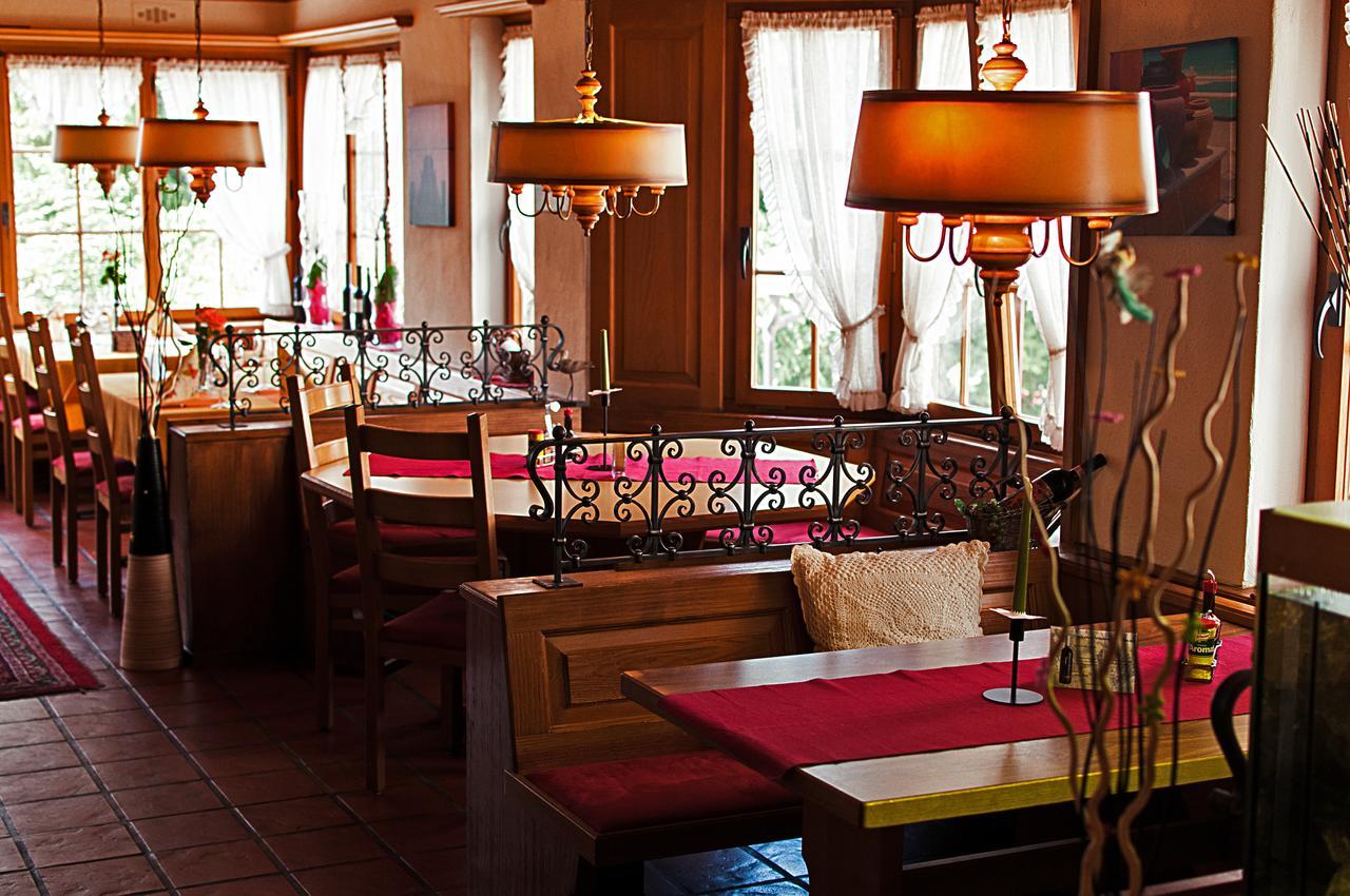 Hotel Restaurant Loewen Sirnach エクステリア 写真