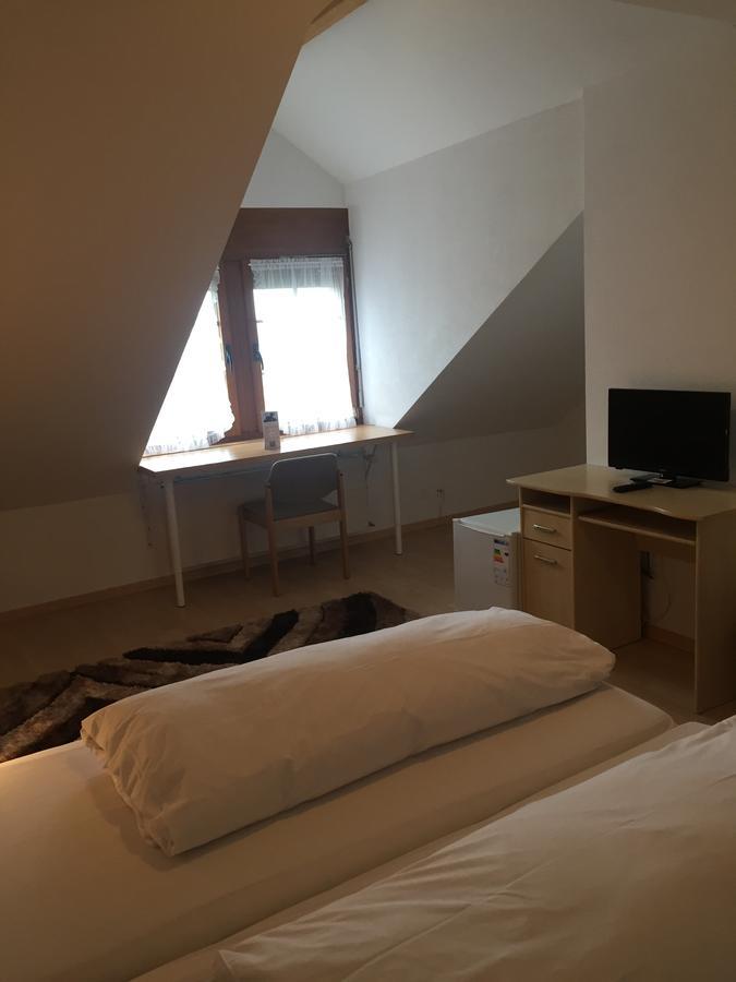 Hotel Restaurant Loewen Sirnach エクステリア 写真