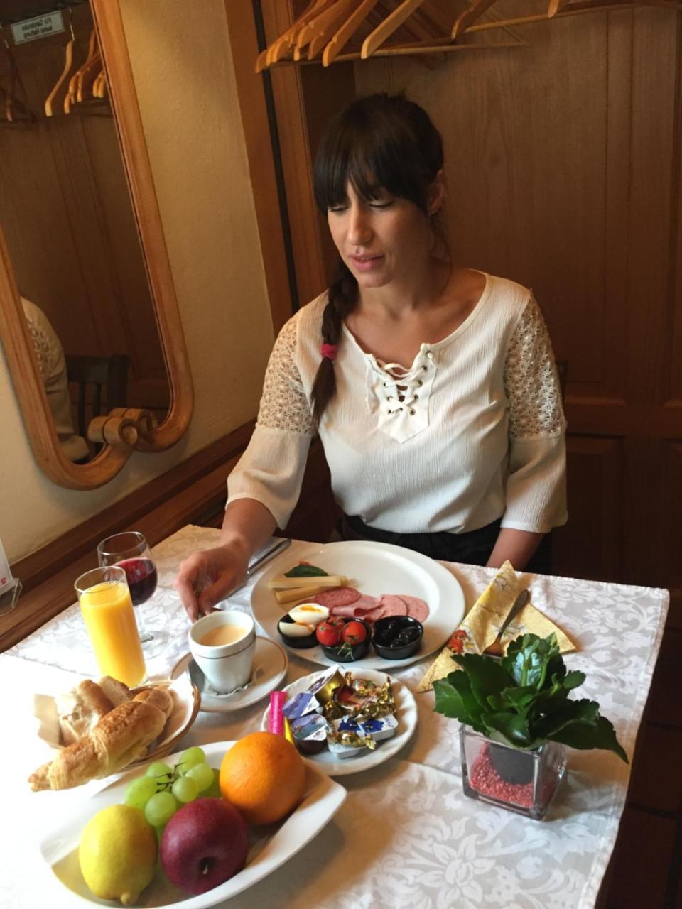 Hotel Restaurant Loewen Sirnach エクステリア 写真